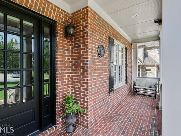 3rd image of 4022 Chapel Grove Dr