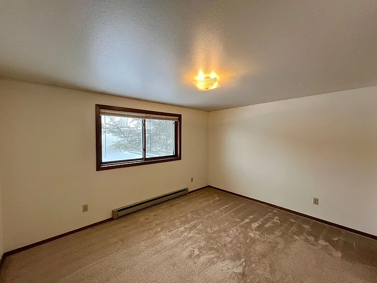 180 W Hill Rd — Photo 20