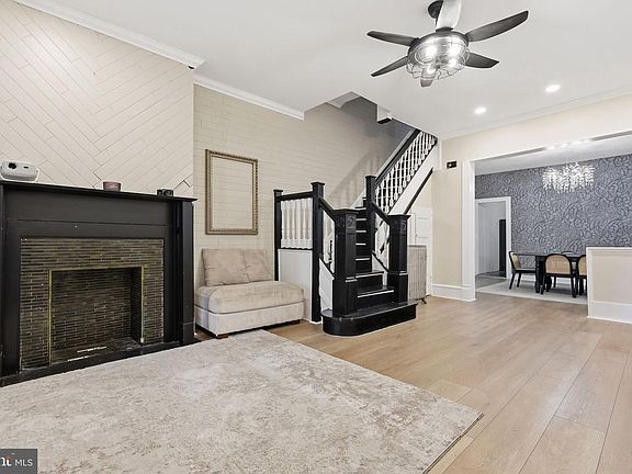 3rd image of 34 E Mount Pleasant Ave