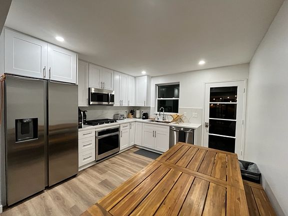 Fully updated kitchen