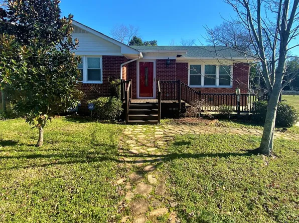 606 Jefferson St, Tuscumbia, AL 35674