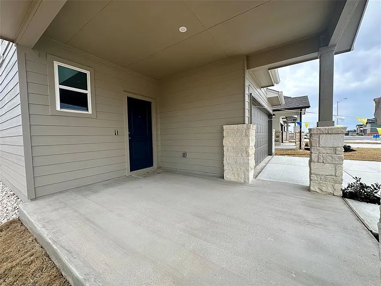 380 Young St — Photo 2
