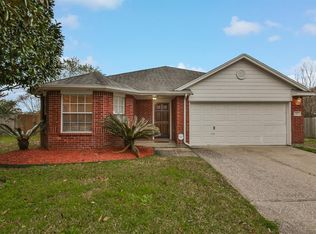 417 Stockbridge Ln, Dickinson, TX 77539