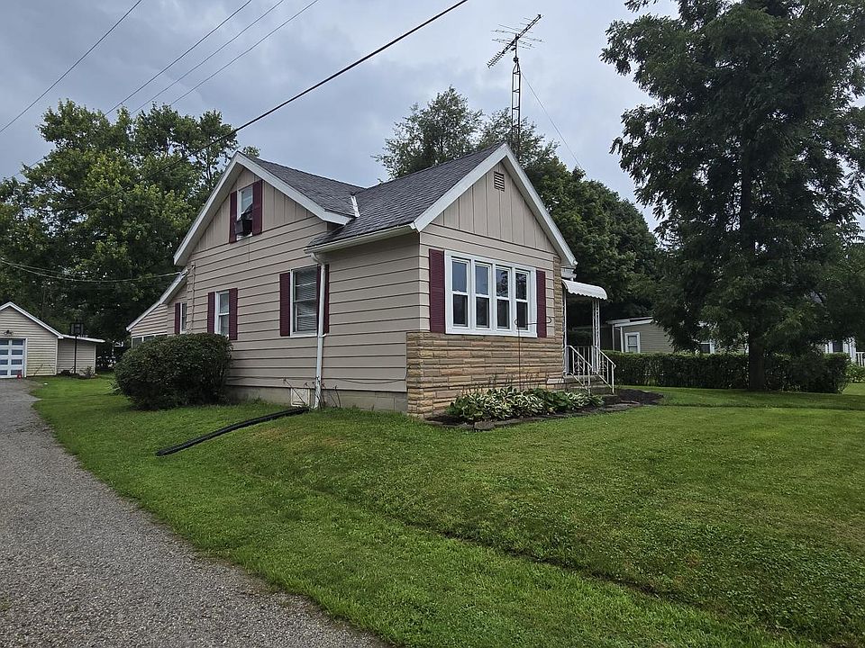 1st image of 19220 Spring St