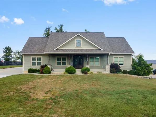 2740 Moore Dr, Perryville, MO 63775