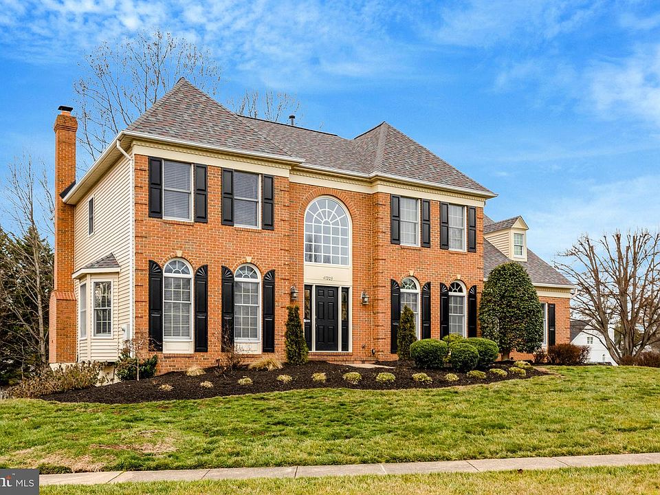 1st image of 47203 Brasswood Pl