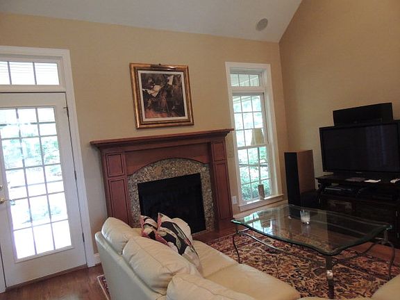 5th image of 226 Ascot Dr