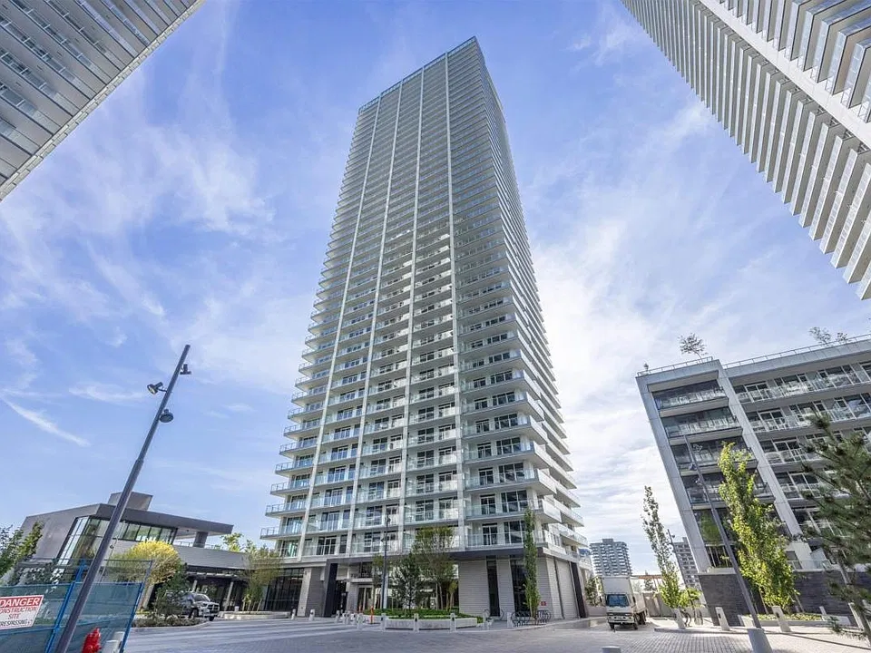 3833 Evergreen Pl #4211