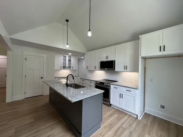 380 Martin Rd, Clarksville, TN 37042