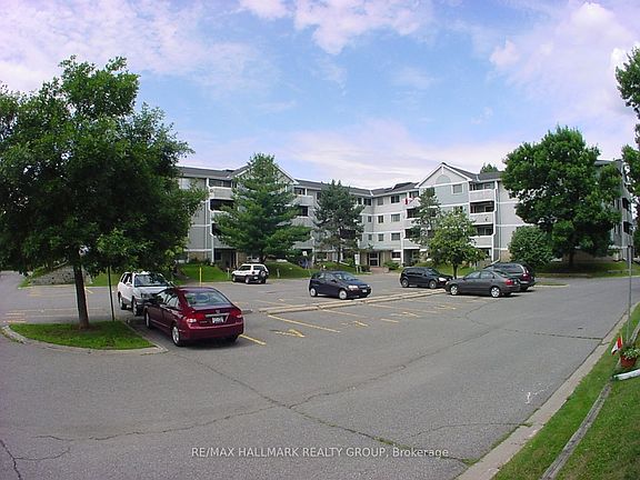 2nd image of 214 Viewmount Dr #403
