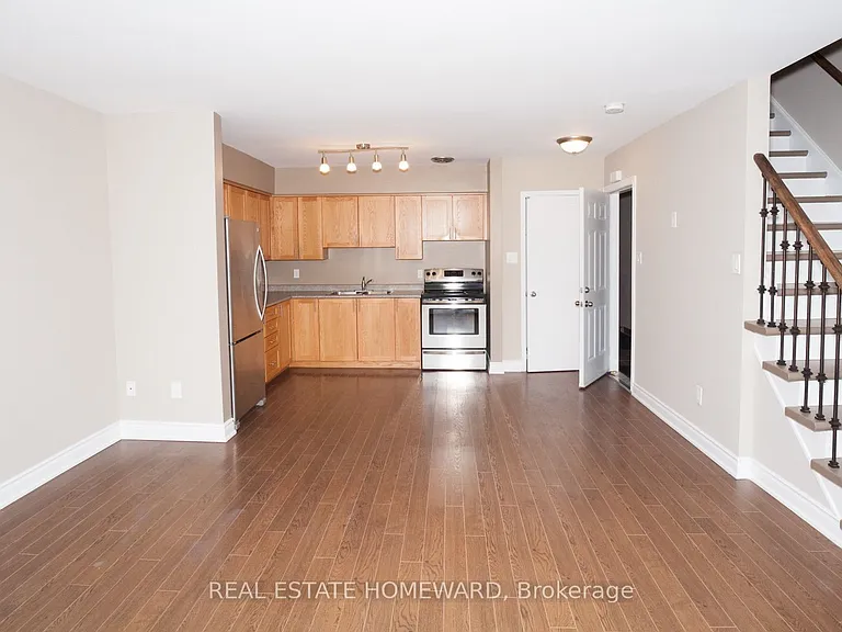 920 Pape Ave #B — Photo 3
