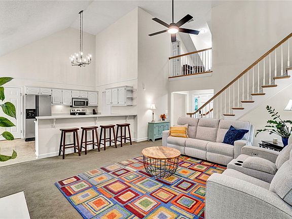 4th image of 111 Weatherstone Dr