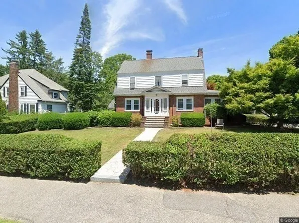 674 W Roxbury Pkwy, Roslindale, MA 02131