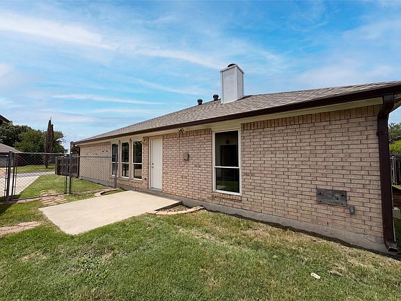 5th image of 4700 Maryannes Meadow Dr