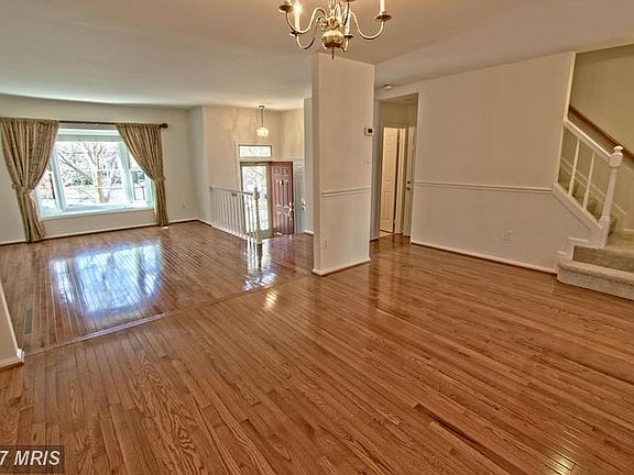 5th image of 4121 Meadow Field Ct