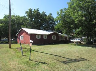 411 SW 4th St, Checotah, OK 74426