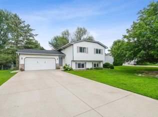 2830 9th Ln, Anoka, MN 55303