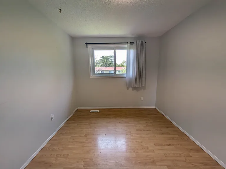 105 Tupper Dr — Photo 13