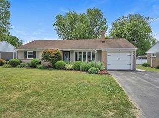 18 Violet Ave, Willow Street, PA 17584