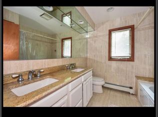 1083 Shelburne Dr FLOOR 2, Franklin Square, NY 11010