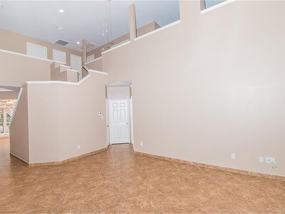 5th image of 15302 Southern Breeze Ct