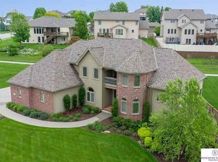 8515 S 102nd St, La Vista, NE 68128