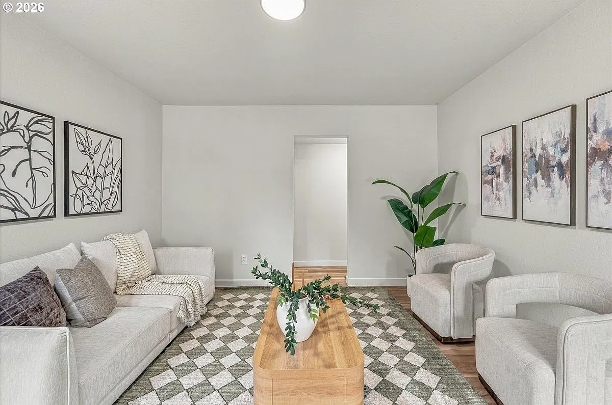 3 bed, 816 sqft, $1,700 — Photo 4