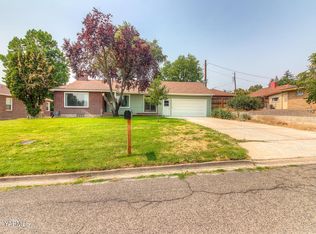 206 S 35th Ave, Yakima, WA 98902