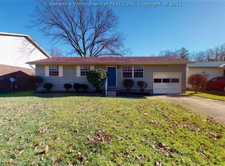 7 Garden Ln, Huntington, WV 25705