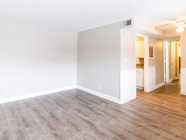 Eagle's Nest Apartments — Photo 7