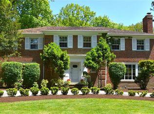 2755 Attleboro Rd, Shaker Hts, OH