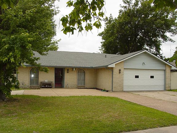 2nd image of 1332 Lorraine Dr