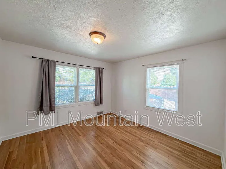 872 N Main St #A — Photo 9