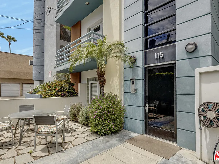 115 Galleon St #B — Photo 4