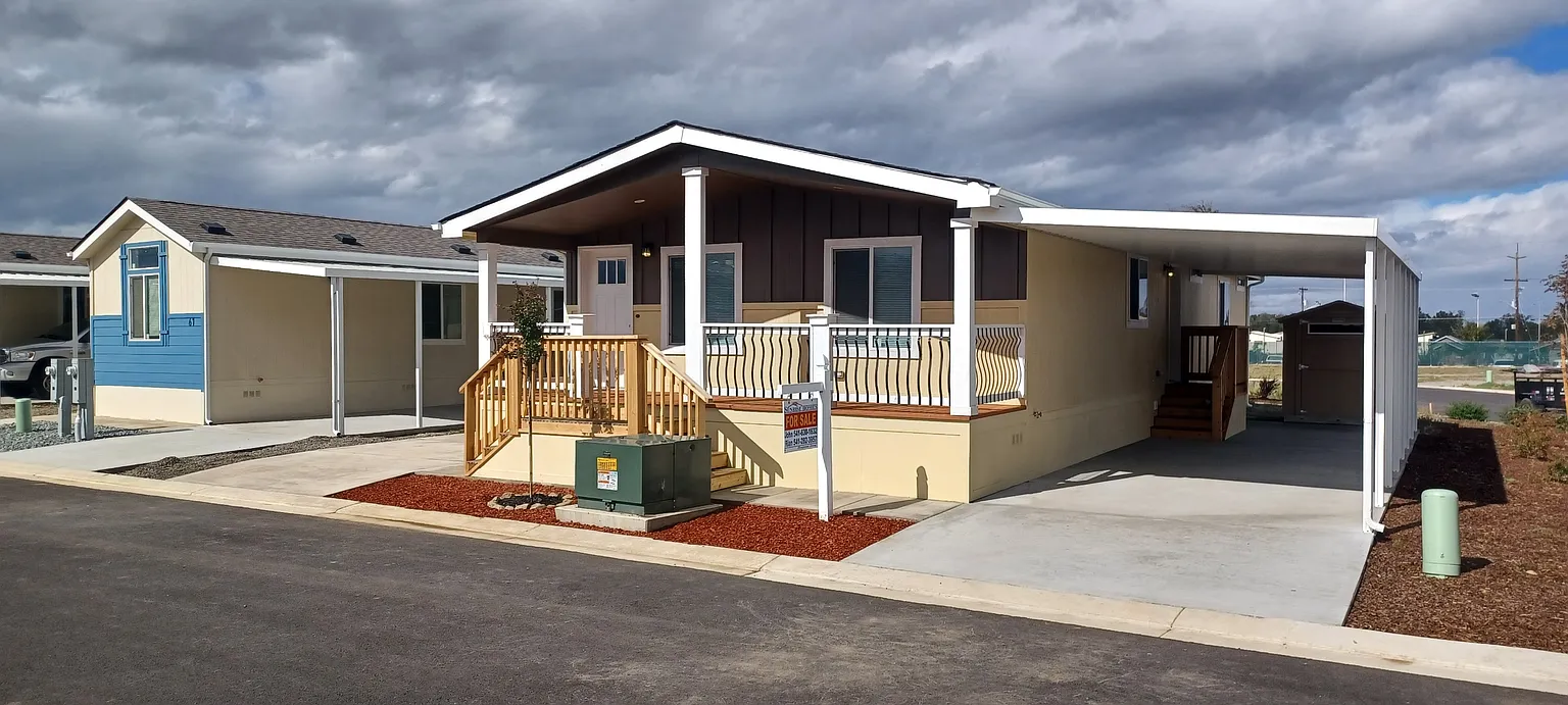 3966 S Pacific Hwy Spc 62 photo 1