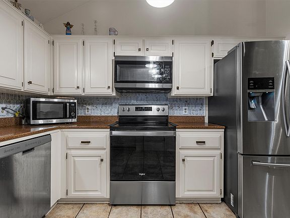 2nd image of 2723 Canyon Oaks Ct