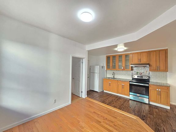 2nd image of 1968 W 10th St #2R