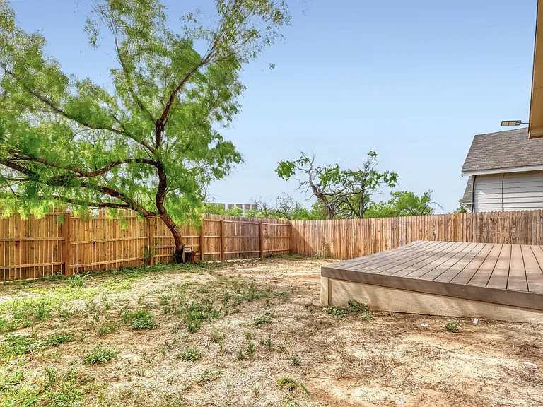 7102 Satellite Dr — Photo 27