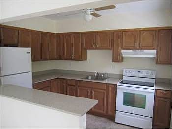 5th image of 469 E Melrose Cir