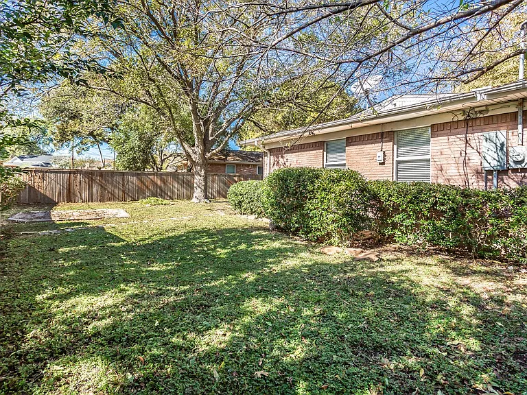 6912 Wake Forrest Dr — Photo 25