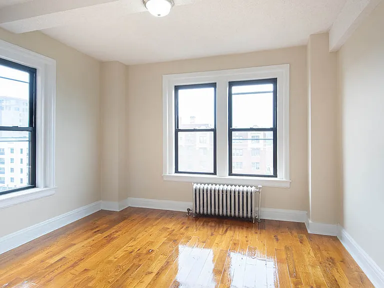 106 S Harrison St — Photo 8
