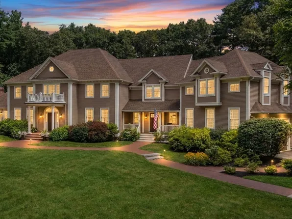 137 Lake St, Sherborn, MA 01770