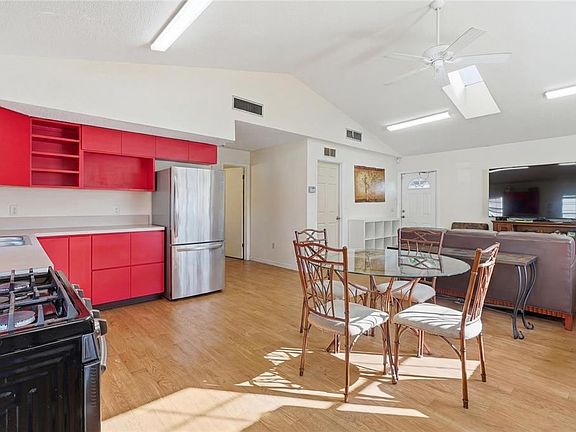 3rd image of 11004 Martha Ave