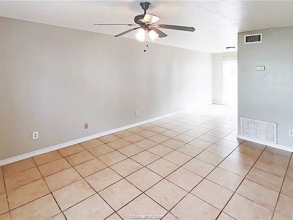 2nd image of 1908 Barak Ln #15