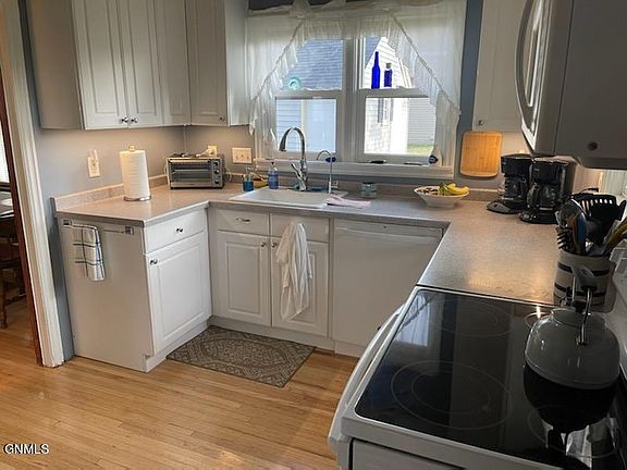 5th image of 509 1st Ave W