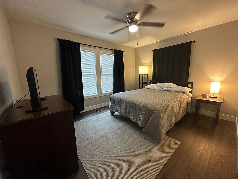 3 bed, 1.0 bath, 1000 sqft, $1,850 — Photo 27