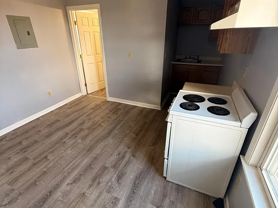 53 Pleasant St #3R