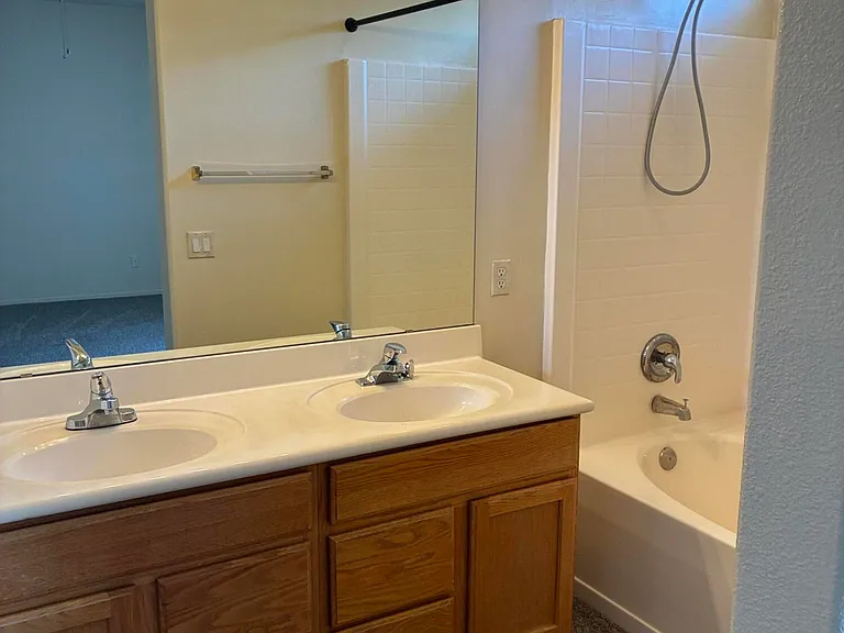 3317 E Park Ave — Photo 15