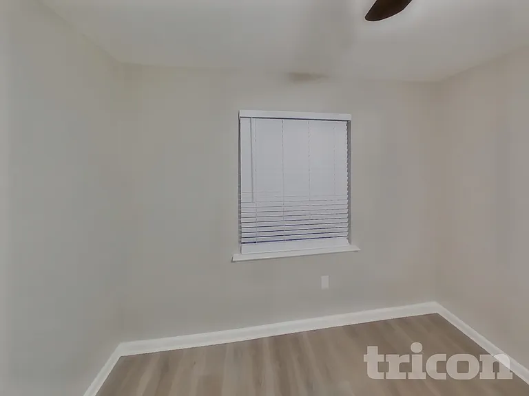 3221 Edgebrook Dr — Photo 8