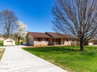 508 Greencrest Dr, Maryville, TN 37803